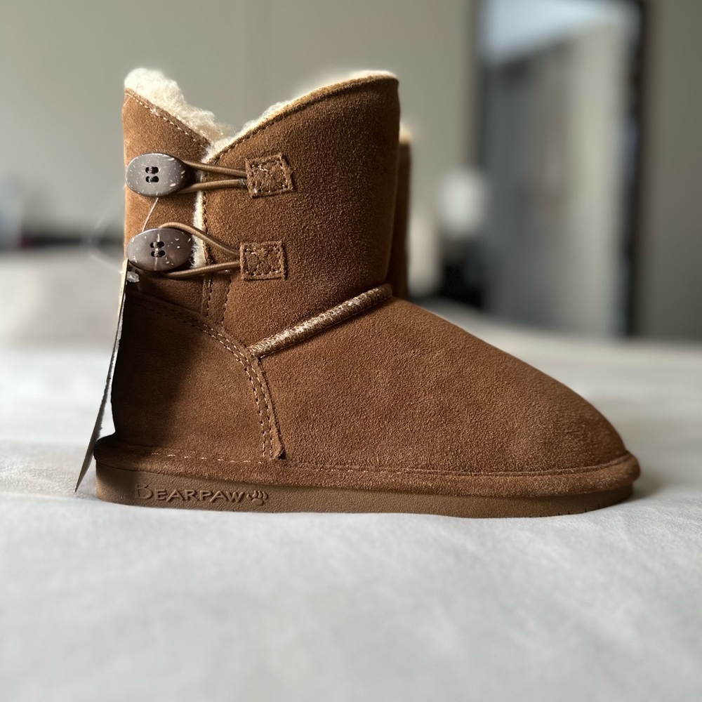 NWT Girls BEARPAW Rosy Brown Suede Wool Blend Lining 2-Buttons Closure Boots